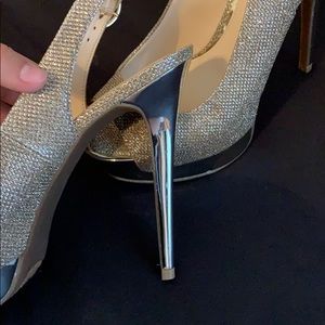 Jessica Simpson Shoes - Jessica Simpson Gold Heels Jessica Simpson Shoes - Jessica Simpson Gold Heels